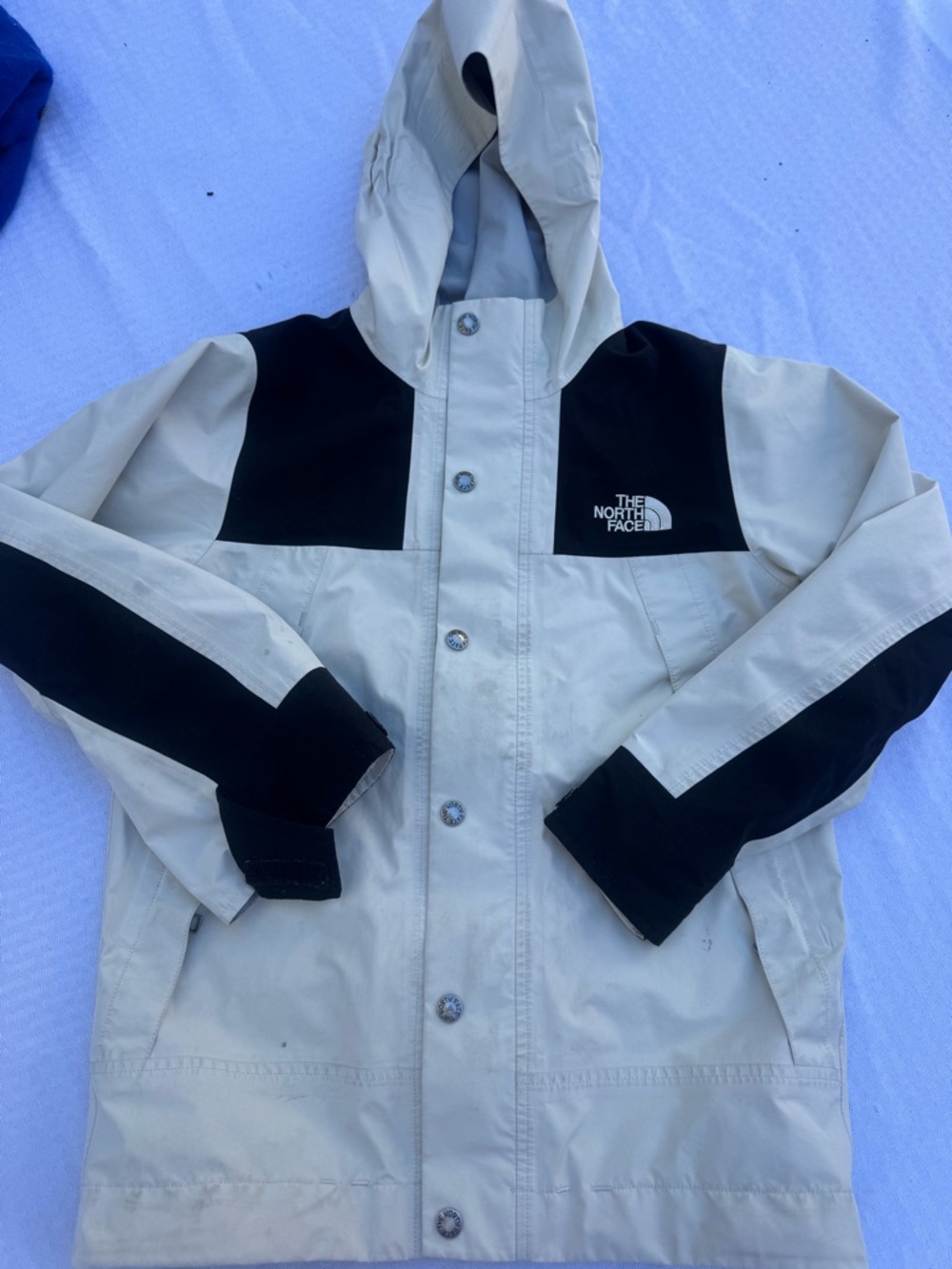 Kids The North Face Beige and Black Hooded Jacket